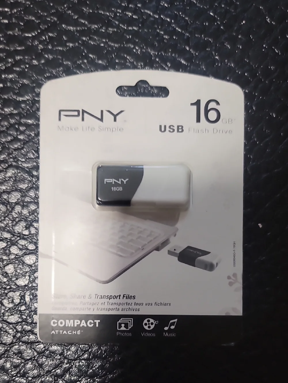 PNY 16GB White & Black USB Portable Storage Flash Drive - P-FD16GCOMH-GE